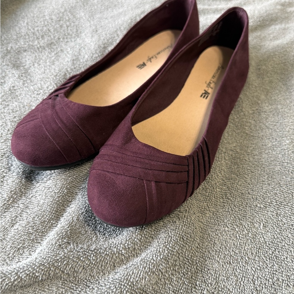 American Eagle By Payless Burgundy Flats